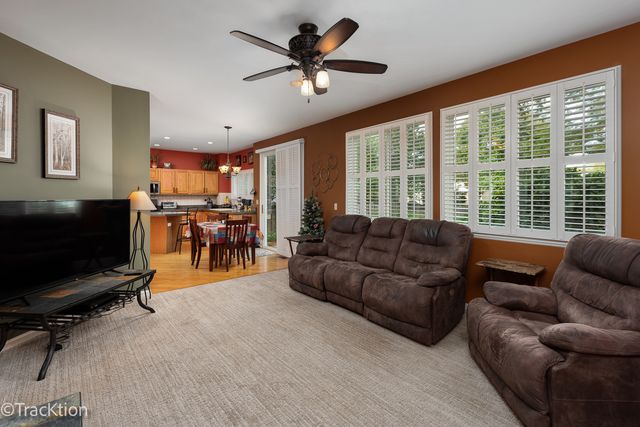 498 Capital Lane, Gurnee, IL 60031