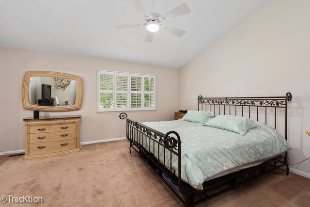 498 Capital Lane, Gurnee, IL 60031