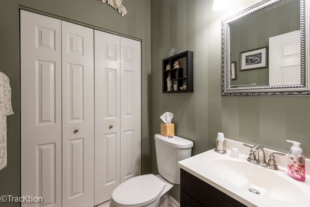 498 Capital Lane, Gurnee, IL 60031