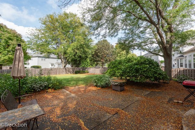 498 Capital Lane, Gurnee, IL 60031