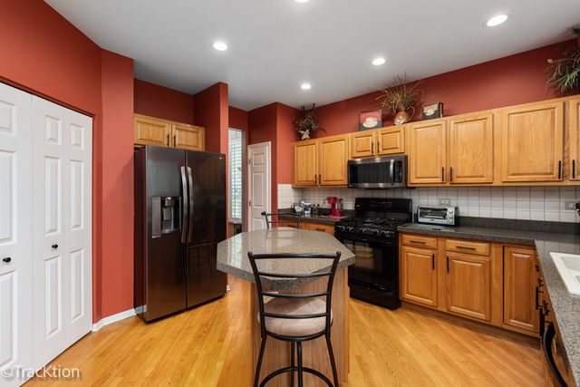 498 Capital Lane, Gurnee, IL 60031