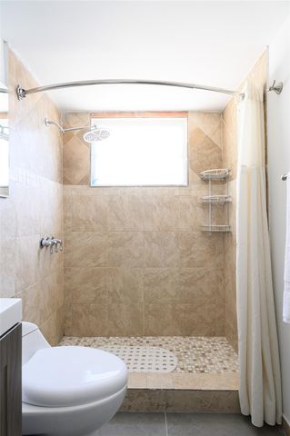 1020 N Victoria Park Rd 24, Fort Lauderdale, FL 33304