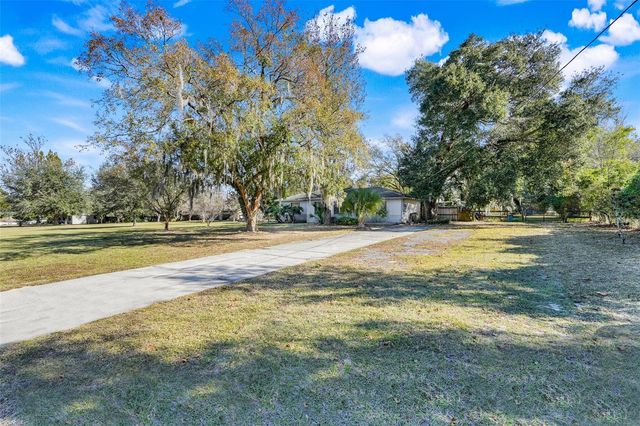 37032 GRAYS AIRPORT ROAD, Lady Lake, FL 32159