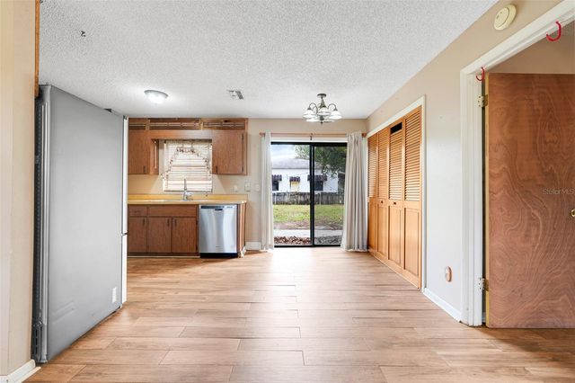 37032 GRAYS AIRPORT ROAD, Lady Lake, FL 32159