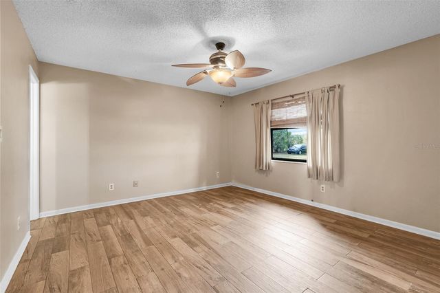 37032 GRAYS AIRPORT ROAD, Lady Lake, FL 32159