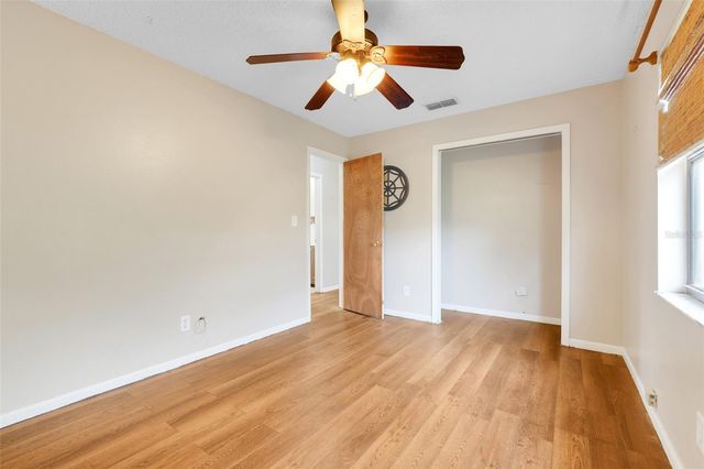 37032 GRAYS AIRPORT ROAD, Lady Lake, FL 32159