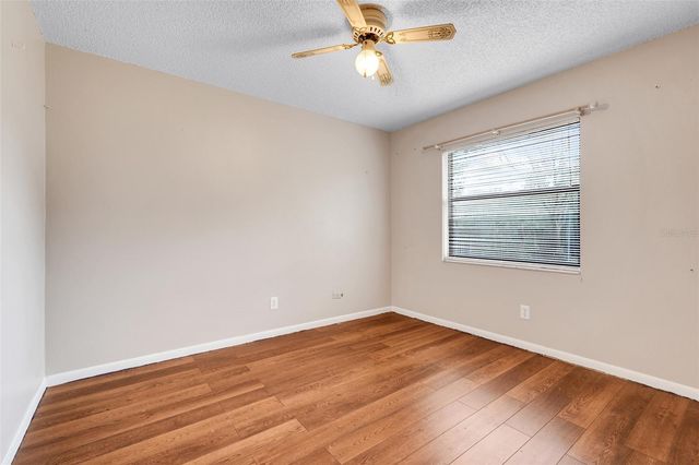 37032 GRAYS AIRPORT ROAD, Lady Lake, FL 32159