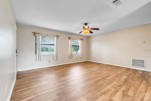 37032 GRAYS AIRPORT ROAD, Lady Lake, FL 32159