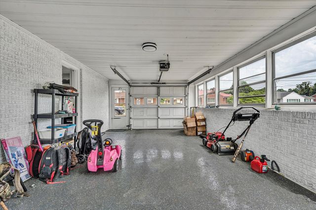 90 Ann Sink ST, Rocky Mount, VA 24151
