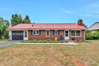 90 Ann Sink ST, Rocky Mount, VA 24151