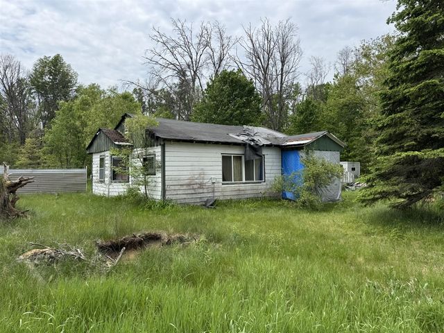 399 W Baldwin Road, Baldwin, MI 49304