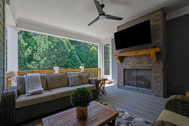 833 Lakemont Drive, Canton, GA 30114