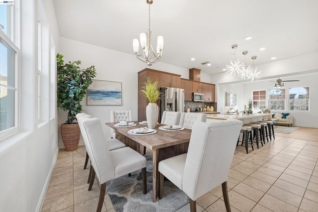 39861 Pelton Ter, Newark, CA 94560