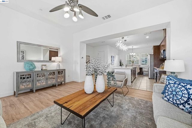 39861 Pelton Ter, Newark, CA 94560