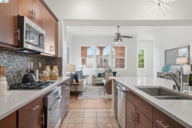 39861 Pelton Ter, Newark, CA 94560