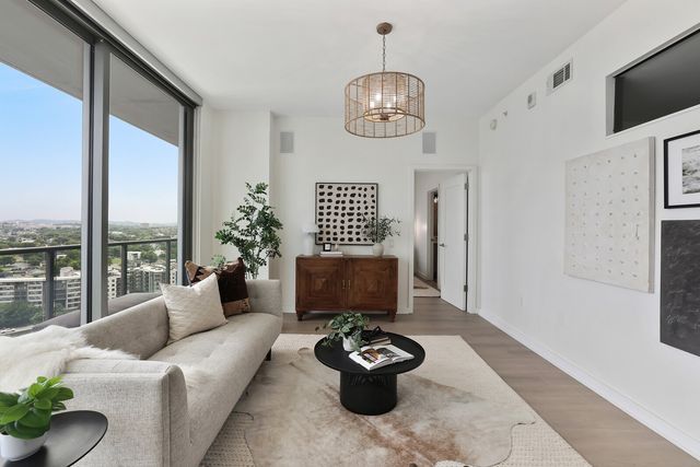 1212 Laurel St Apt 1905, Nashville, TN 37203