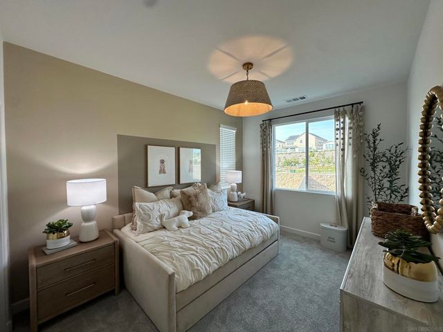 2186 Tributary Rd, Chula Vista, CA 91913