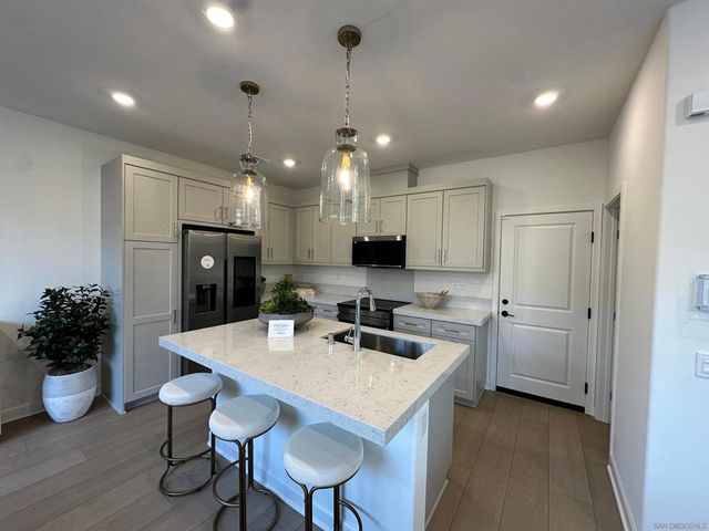 2186 Tributary Rd, Chula Vista, CA 91913