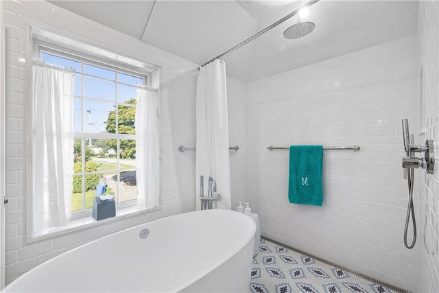 342 Boulevard Boulevard, Middletown, RI 02842
