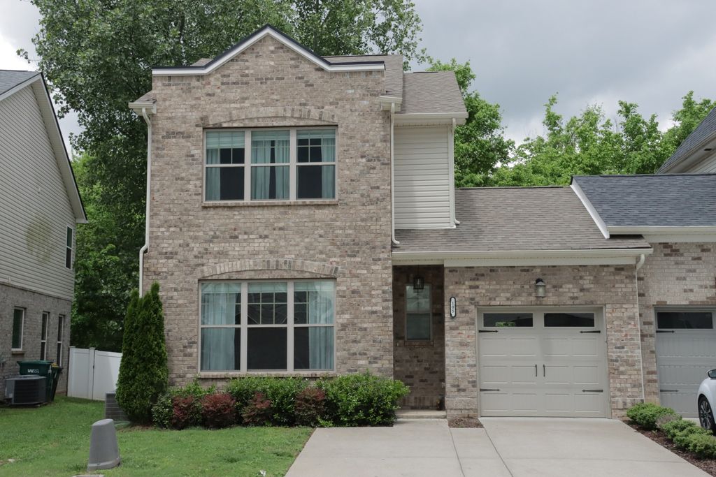 105 Bellagio Villas Dr, Spring Hill, TN 37174