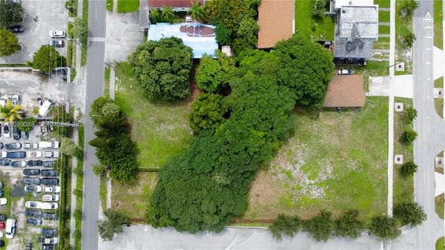 708 NW 2nd Avenue, Hallandale Beach, FL 33009