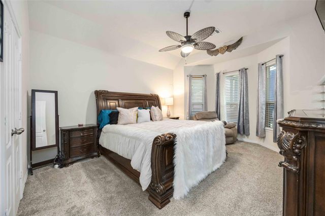 608 W Linnwood Drive, New Caney, TX 77357