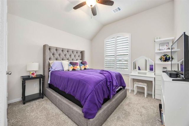 608 W Linnwood Drive, New Caney, TX 77357