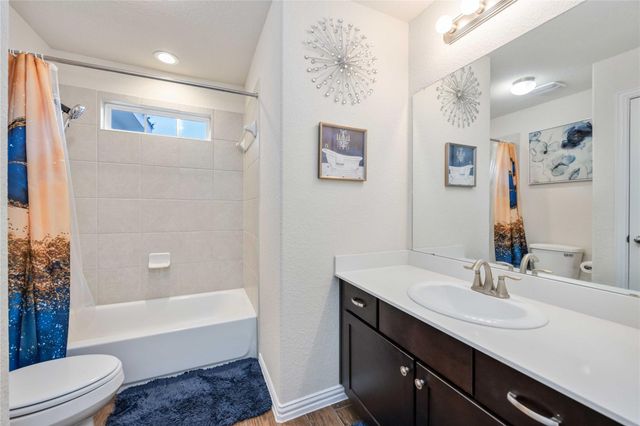 608 W Linnwood Drive, New Caney, TX 77357