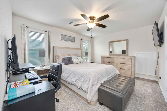 608 W Linnwood Drive, New Caney, TX 77357