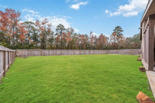 608 W Linnwood Drive, New Caney, TX 77357