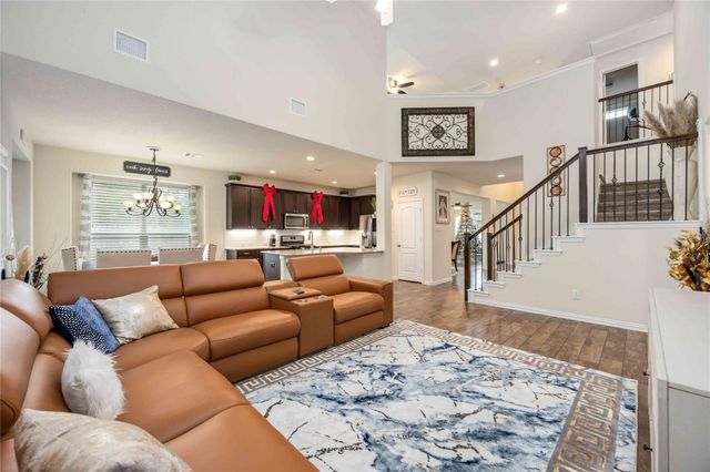 608 W Linnwood Drive, New Caney, TX 77357