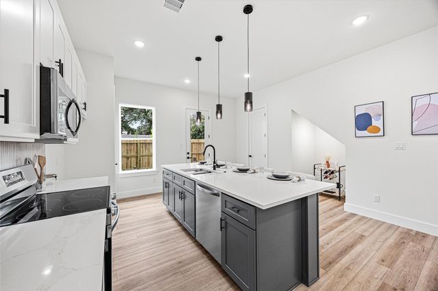 2477 Carmel Street, Houston, TX 77091