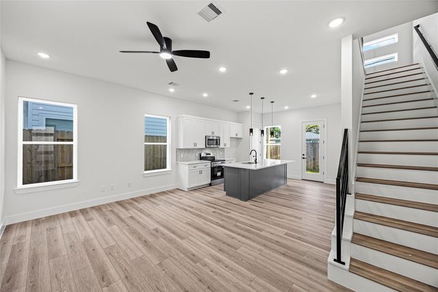 2477 Carmel Street, Houston, TX 77091