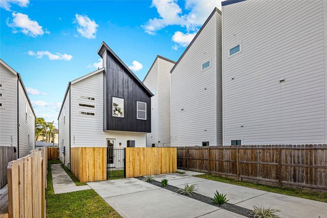 2477 Carmel Street, Houston, TX 77091
