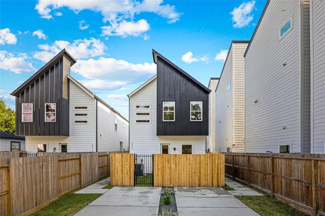 2477 Carmel Street, Houston, TX 77091