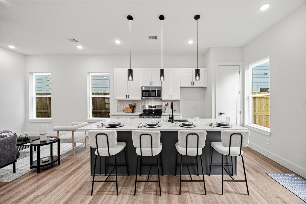2477 Carmel Street, Houston, TX 77091