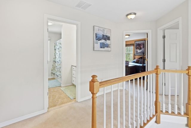24 Goodnow Ln, Framingham, MA 01702