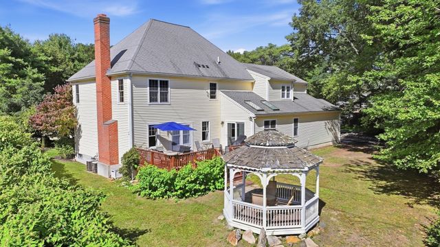 24 Goodnow Ln, Framingham, MA 01702