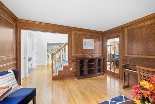 24 Goodnow Ln, Framingham, MA 01702