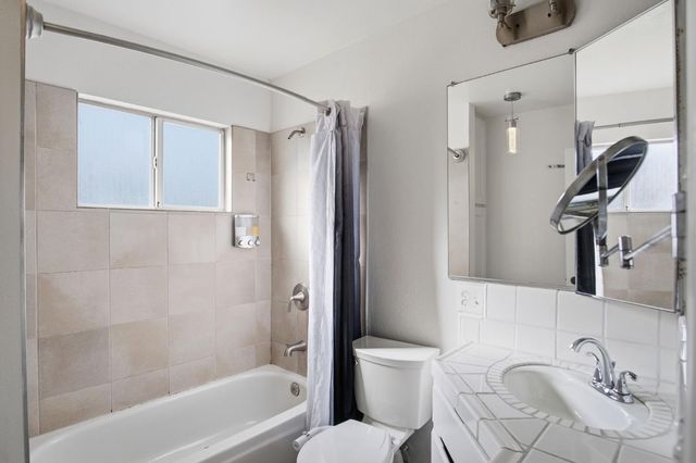 820 Hawthorne Ave, Modesto, CA 95350