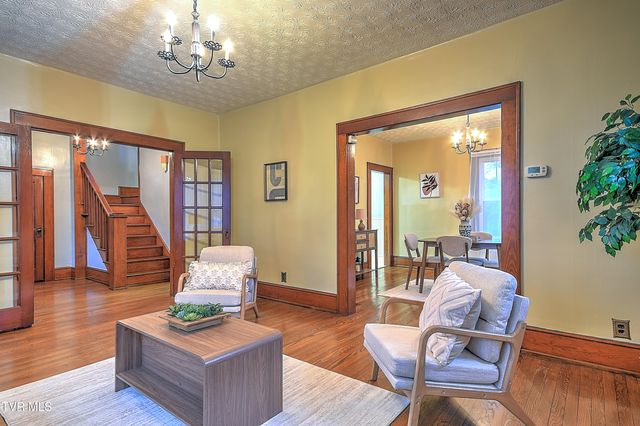 1009 West Sullivan Street, Kingsport, TN 37660