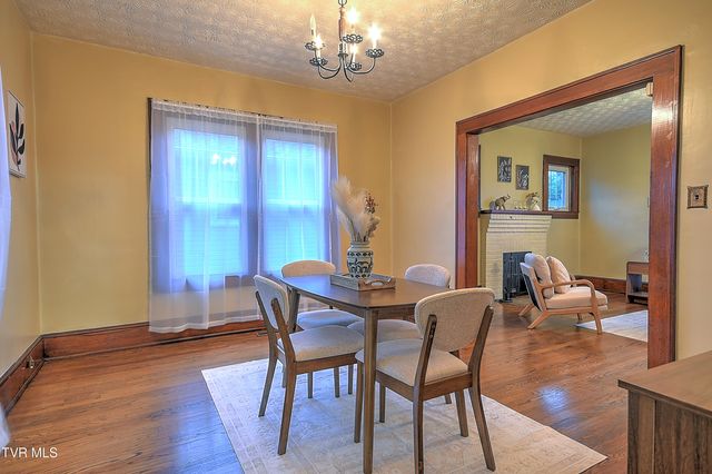 1009 West Sullivan Street, Kingsport, TN 37660