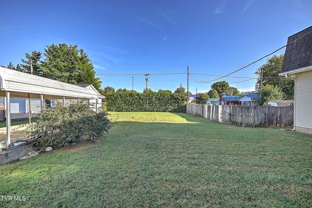 1009 West Sullivan Street, Kingsport, TN 37660