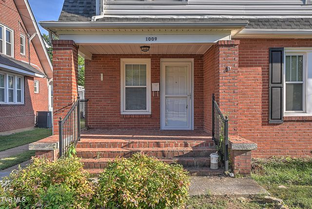 1009 West Sullivan Street, Kingsport, TN 37660