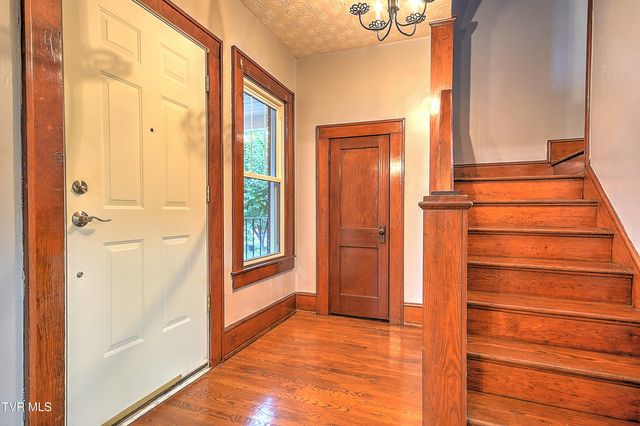 1009 West Sullivan Street, Kingsport, TN 37660