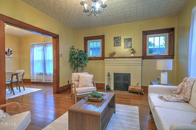 1009 West Sullivan Street, Kingsport, TN 37660