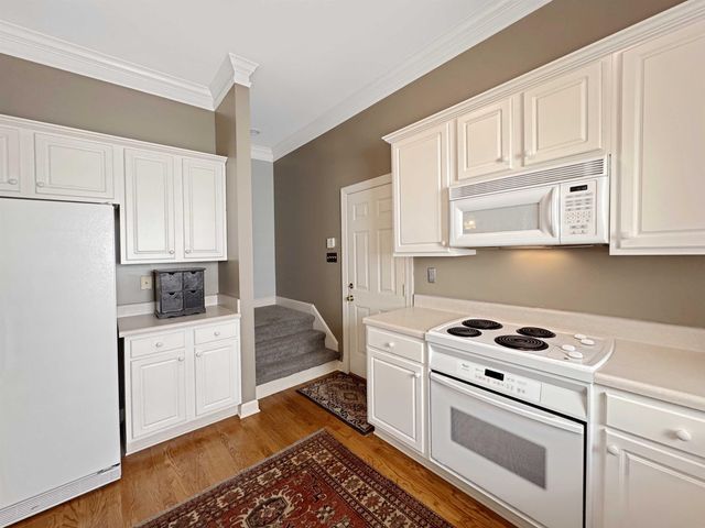 557 RIENZI DR, Memphis, TN 38103