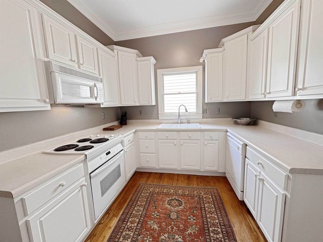 557 RIENZI DR, Memphis, TN 38103
