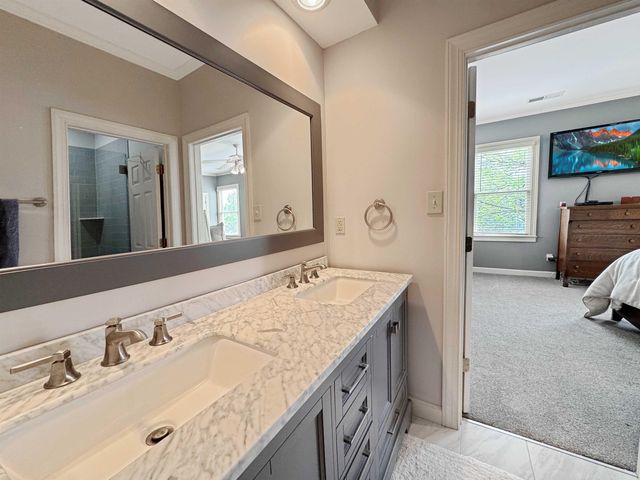 557 RIENZI DR, Memphis, TN 38103