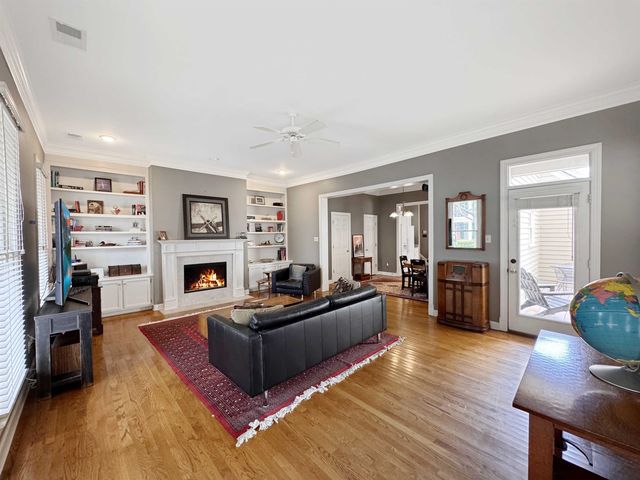 557 RIENZI DR, Memphis, TN 38103
